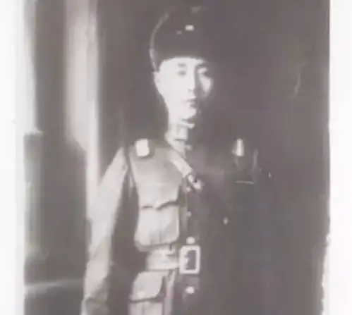 张学良四大保镖今如何一人归隐一人成香港首富,两人成上将
