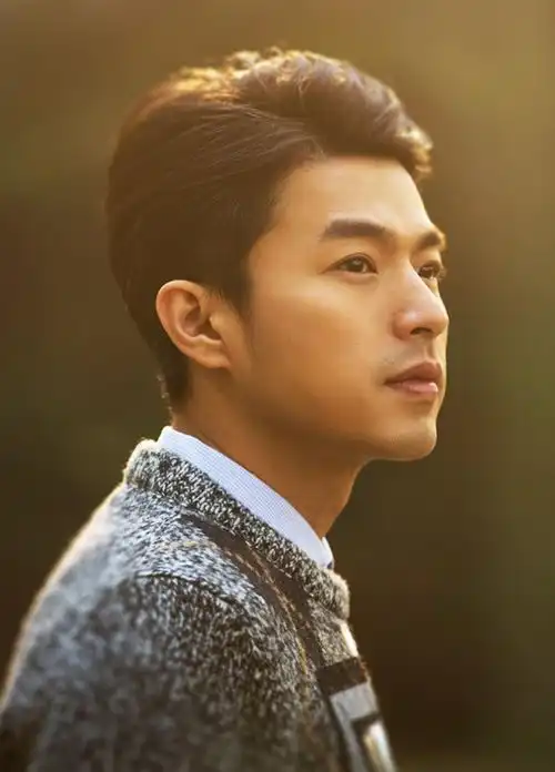 还记得放羊的星星男二吗今转行卖茶具,一套就要几百万元