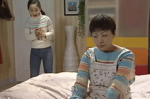 杨紫与宋丹丹挽手录综艺,分饰白雪公主和女巫,梦回家有儿女