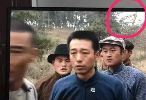 盘点那些让人捧腹大笑的穿帮镜头,网友导演你开心就好