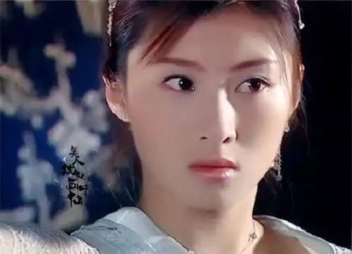 曾经最美白素,与吴奇隆成经典荧幕情侣,与聂远离婚后销声匿迹
