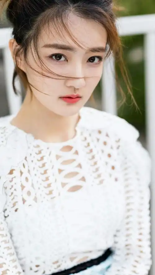 海上牧云记中苏语凝,徐璐,她最终会如星命所言成为皇后吗
