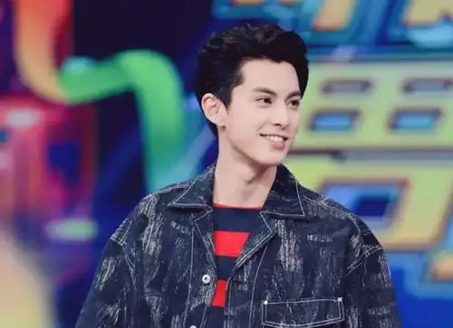 遭张柏芝当场剪衣验腹肌,这些新晋的小生们帅得让人挪不开腿
