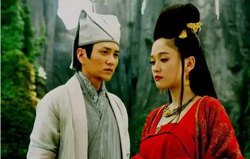 与冯绍峰同剧撞脸出道10年不温不火,今凭借一部剧一举成名
