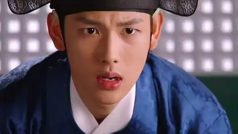 拥抱太阳的月亮双向奔赴的爱可以抵挡一切,烟雨选中了世子嫔
