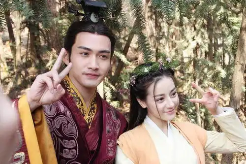 迪丽热巴的男友到底是谁
