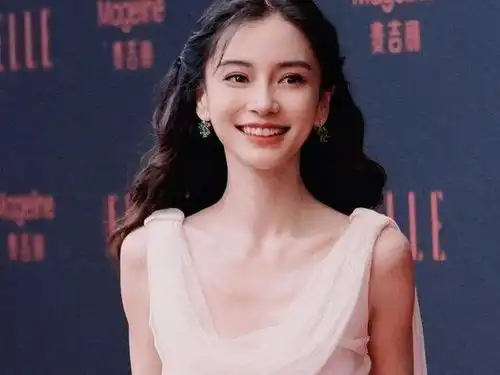 胖了上镜不好看可头大身小排骨胸,女明星们瘦得这么病态也惊悚
