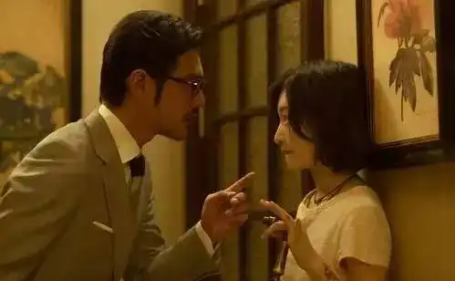 28岁成双料影后,周冬雨的演员之路,其实刚开始