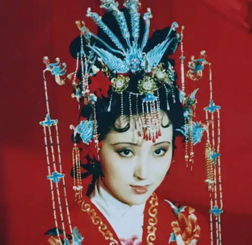 紫鹃信口胡说,有违常识,宝玉为何依旧笃信成魔