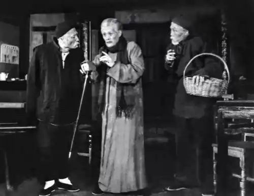 茶馆为什么长火不衰
