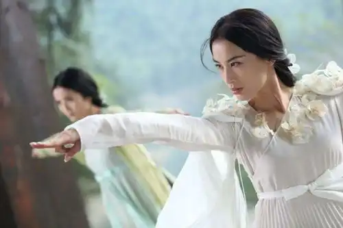 离开舞台后的姐姐们,到底是乘风破浪还是兴风作浪