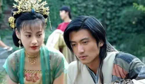 撞脸杨颖,曾比范冰冰还美,最红时下嫁丑男,今39岁脸僵
