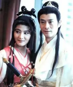 17岁女打星被打掉牙又从五米高掉下,如今杨丽菁变成蜘蛛人拉筋