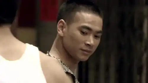 李小龙传奇李小龙与武者发生口角,随后两者开始用拳脚对话
