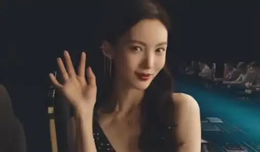 全程张不开嘴,台词硬挤,孤注一掷用她是最大的败笔
