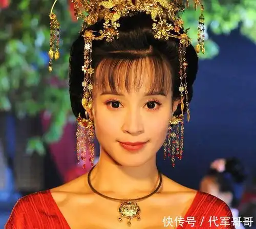 她25岁成名,曾与导演尤小刚传绯闻,如今38岁还美如少女
