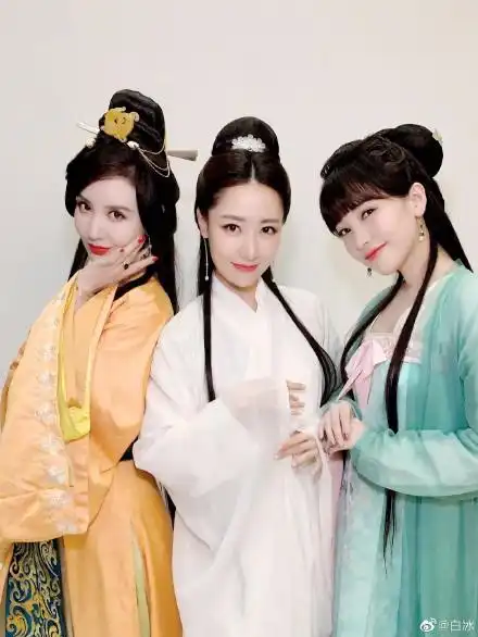 回忆杀神话剧组张萌白冰金莎重聚王牌再现经典造型
