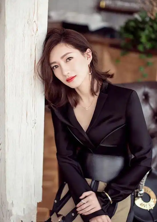 恋与制作人将拍摄真人版胡一天江疏影合作你们期待吗