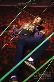 废柴联盟曝新剧照社区大学迎来饥饿游戏
