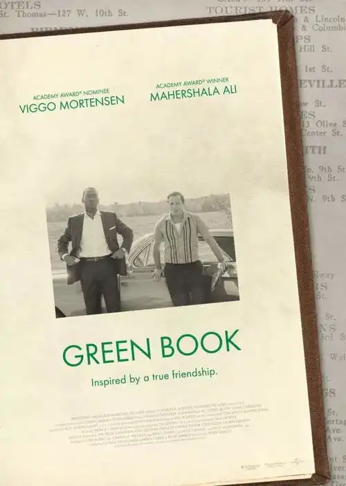 绿皮书揭示种族融合的可能性黑人钢琴家和白人司机的友谊
