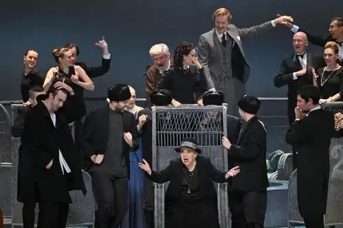 8小时鸿篇巨制大师与玛格丽特等名作将齐聚北京人艺国际戏剧邀请展
