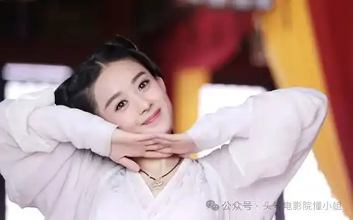 冯小刚新片选中赵丽颖,缘起18年前路透照曝光剪短发演女犯人
