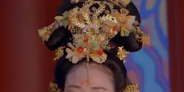 扒一扒武媚娘传奇里的发簪,杨淑妃凤簪高贵,萧淑妃的却是地摊货
