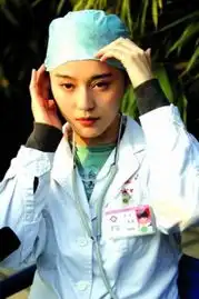 范冰冰感谢日照重庆国际影后称四川是福地