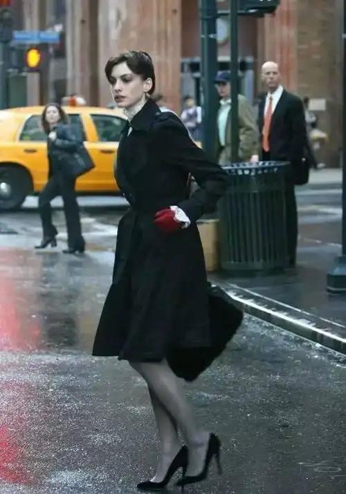 穿普拉达的女王演职员资产排行吉娘娘4亿第二,海瑟薇第四