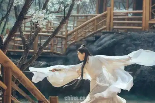 等到烟暖雨收虐恋开播冯荔军狼系气质令人想逃
