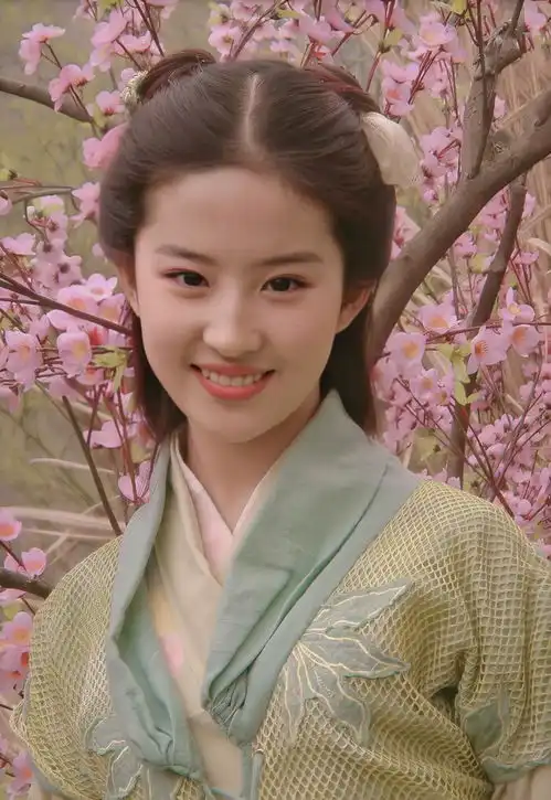 刘亦菲爱豆时期旧照,女团门面不过如此了