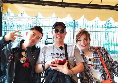 还珠格格演员再聚首,网友这才是真正的童年经典啊