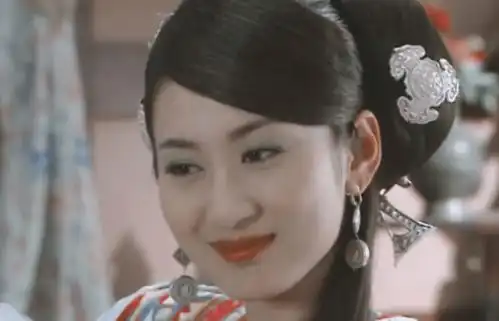 求别再卖肉尬演妩媚了这3位仅仅用眼神,就能把你灵魂勾走