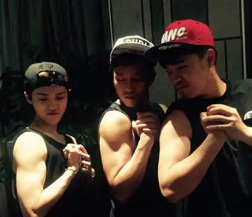 邓超陈赫鹿晗终换头像,40岁的邓超活得像个孩子,到底谁逼得谁
