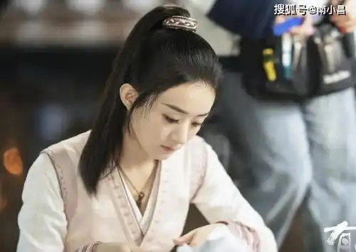 有翡中少女感尽失,赵丽颖搭档王一博,注定是一场失败的合作
