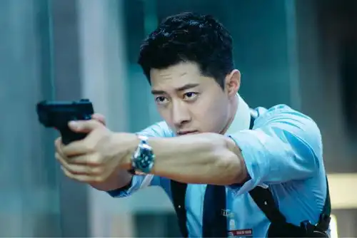 郭家豪主演风暴舞今日开播搭档陈伟霆娜扎组铁三角携手追凶