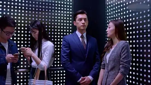 贾衣玫为室友过生日,郑秋冬忙于地中海银行大单