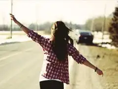 句句说到心坎的句子带图片后来才明白还有一种爱是放手