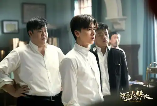 力压朱一龙肖战,用作品说话的李易峰登顶11月电视剧艺人v榜
