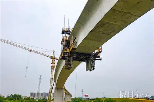 武汉最美观江地铁16号线全线贯通