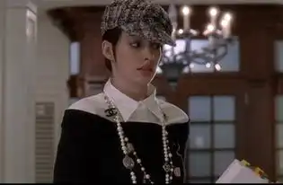 穿普拉达的女王视听精讲第24期后浪要被拍死在沙滩上