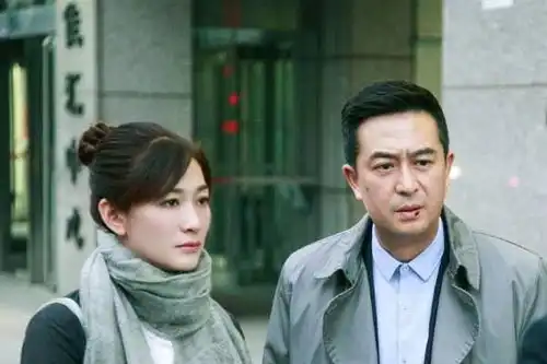 美好生活热播,李小冉搭档张嘉译美丽依旧,这些美人却已迟暮
