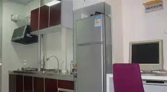 118平婚房烤漆橱柜装修图片效果图