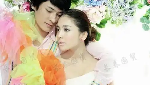 古力娜扎16岁旧照曝光,兼职做婚纱模特,婀娜身姿妩媚性感显成熟
