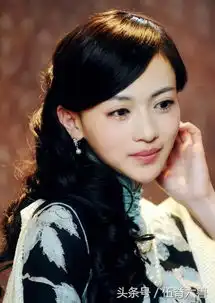 频上热搜的她咸鱼翻身配角转身变主角,吃瓜群众称面相难火