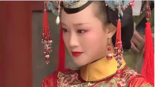 甄嬛传果郡王大婚之日有两位侧福晋,为何他执意要去浣碧的房中
