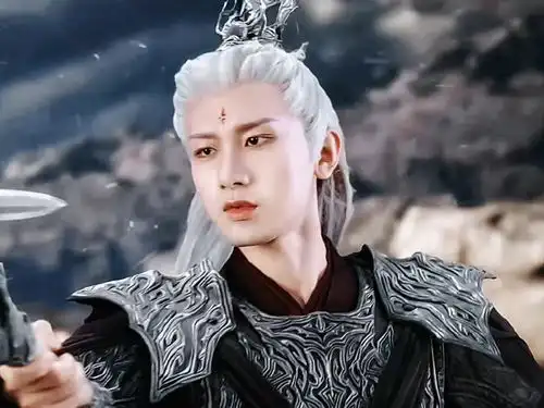 沉香如屑将定档成毅白发魔君邪魅,杨紫人设造型好像锦觅
