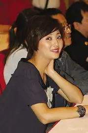 殷桃杨贵妃剧照曝光与文强合影为伪造
