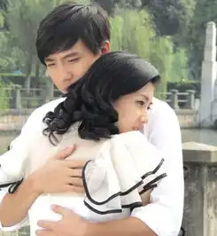 selina与hebe相约花博园身材恢复已变瘦
