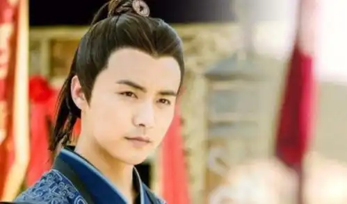 得知刘备称帝,汉献帝刘协是什么反应他的大笑说明了一切
